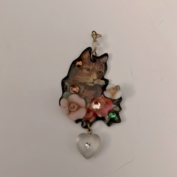 NWOT VINTAGE CAT BROOCH - Picture 1 of 7